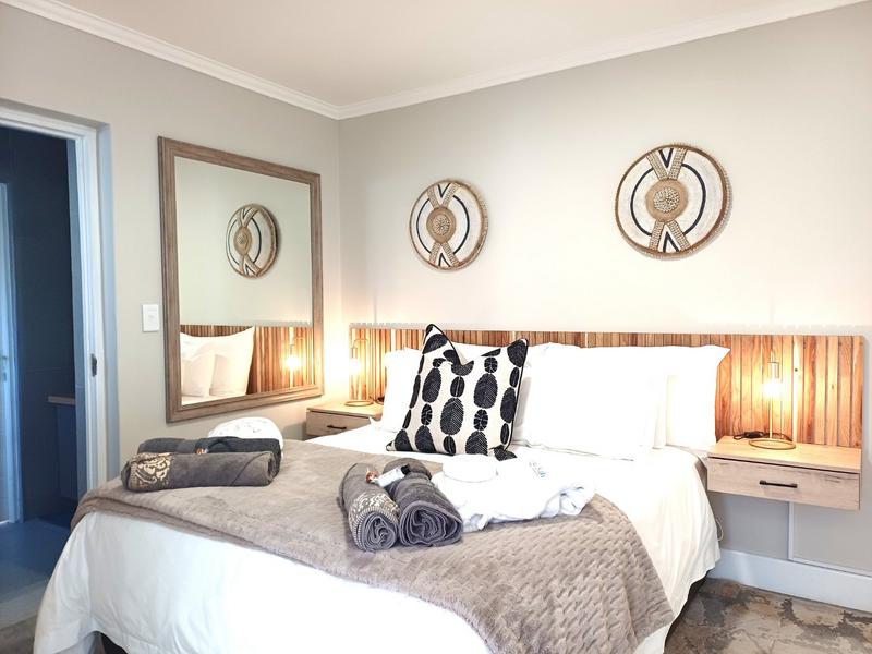5 Bedroom Property for Sale in Pearl Bay Western Cape
